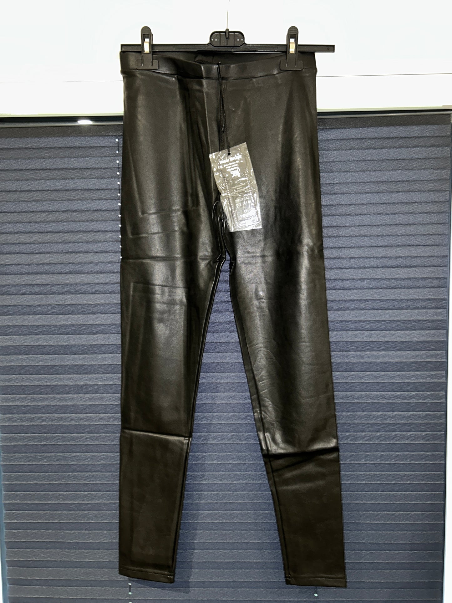 High waist leather leggings black