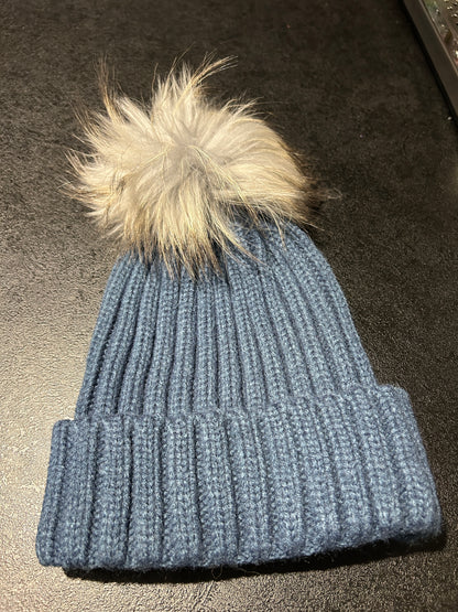 Pom pom hat blue