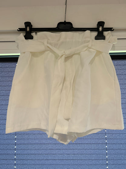 Lucy shorts white