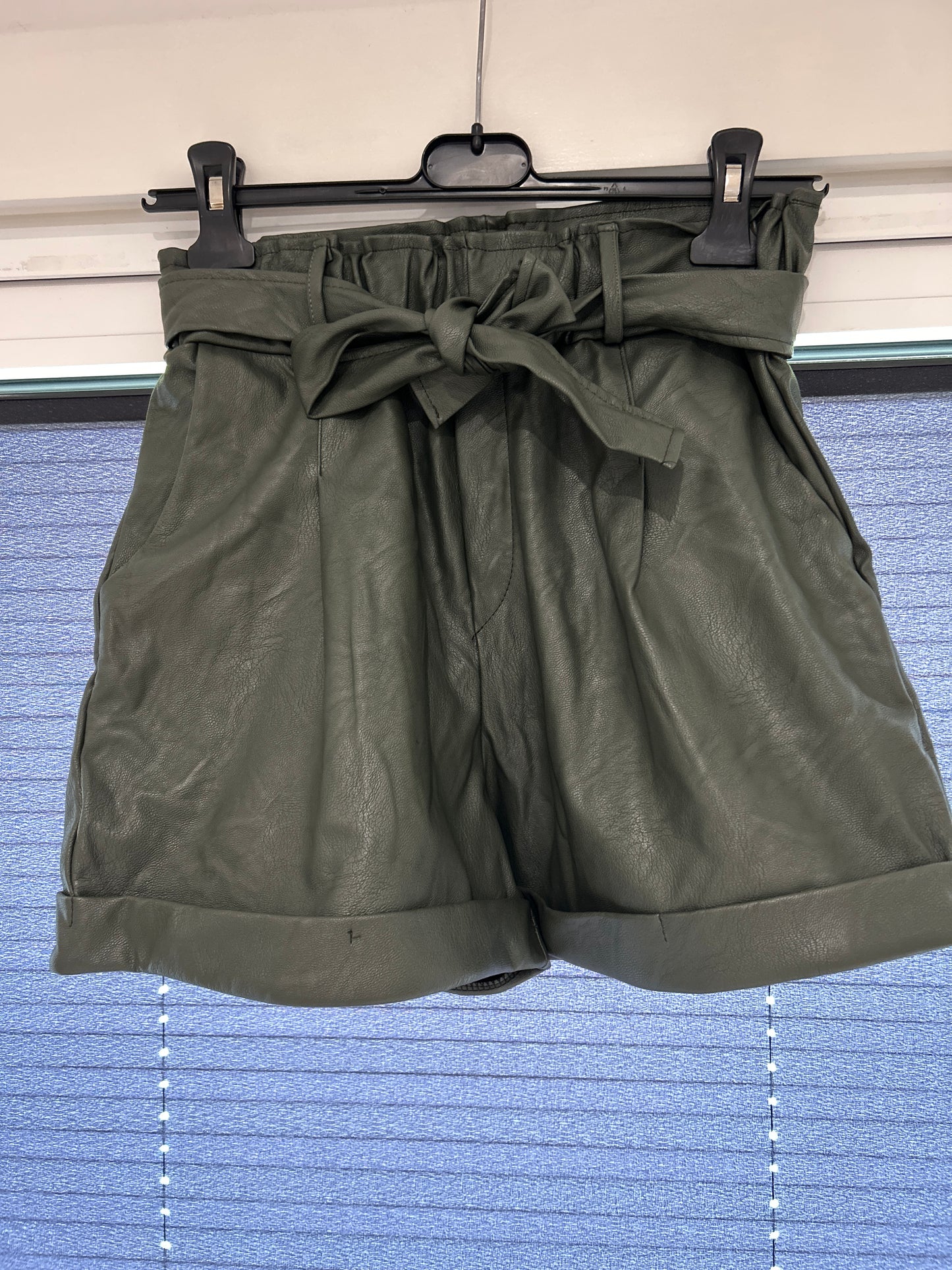 Alex leather shorts khaki